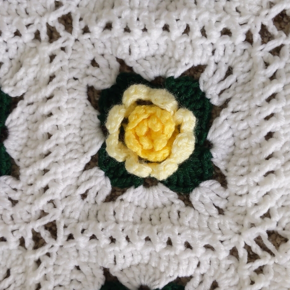 Vintage Rose Granny Square Crochet Blanket Afghan Handknit floral multic… - Picture 6 of 8